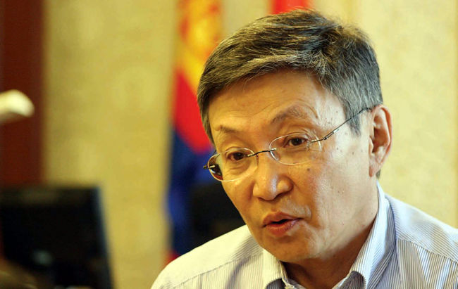 С.Баяр: Монголын ардчилал маань нялх нойтон байна