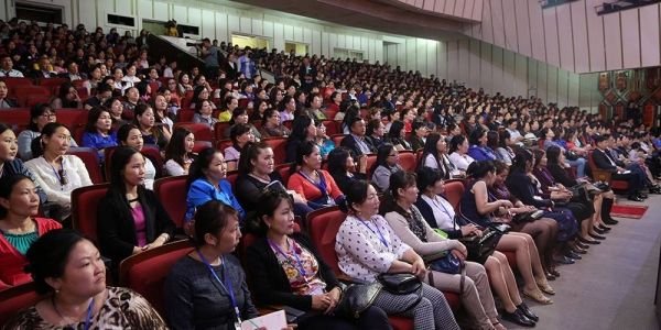 Ц.Сандуй “Багшийн хөгжлийн форум-2017”-д оролцож байна