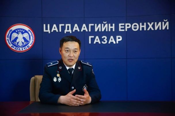 Хар тамхины хэрэгт таван төрийн албан хаагч холбогджээ