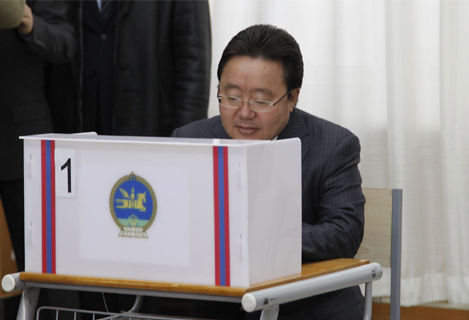 Ц.Элбэгдорж: Сонгуулиа амжилттай хийгээд бүгдээрээ сайхан наадамлая