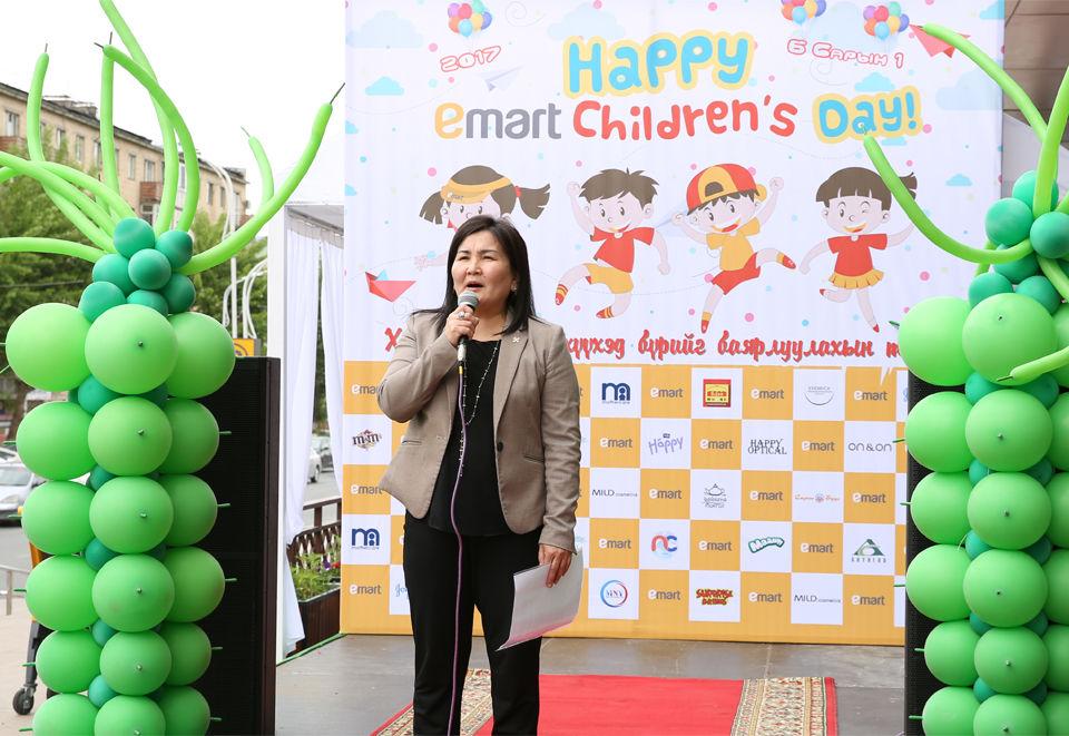 Имарттай угтсан анхны хүүхдийн баяр