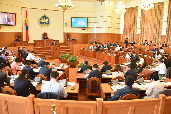 Чуулган өнөөдөр хуралдаад завсарлана