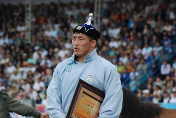  Ц.Содномдоржийн цолны мялаалгын наадам болж байна