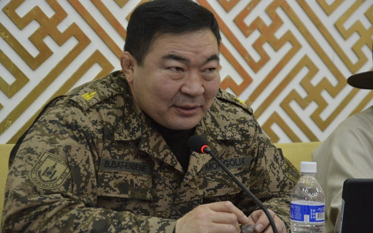  Батлан хамгаалахын сайд тэргүүтэй албаныхан нөхцөл байдалтай танилцлаа