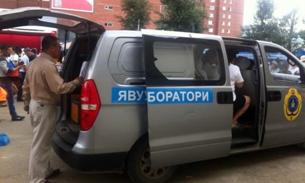 Наадмын талбайд явуулын лаборатори ажиллаж байна