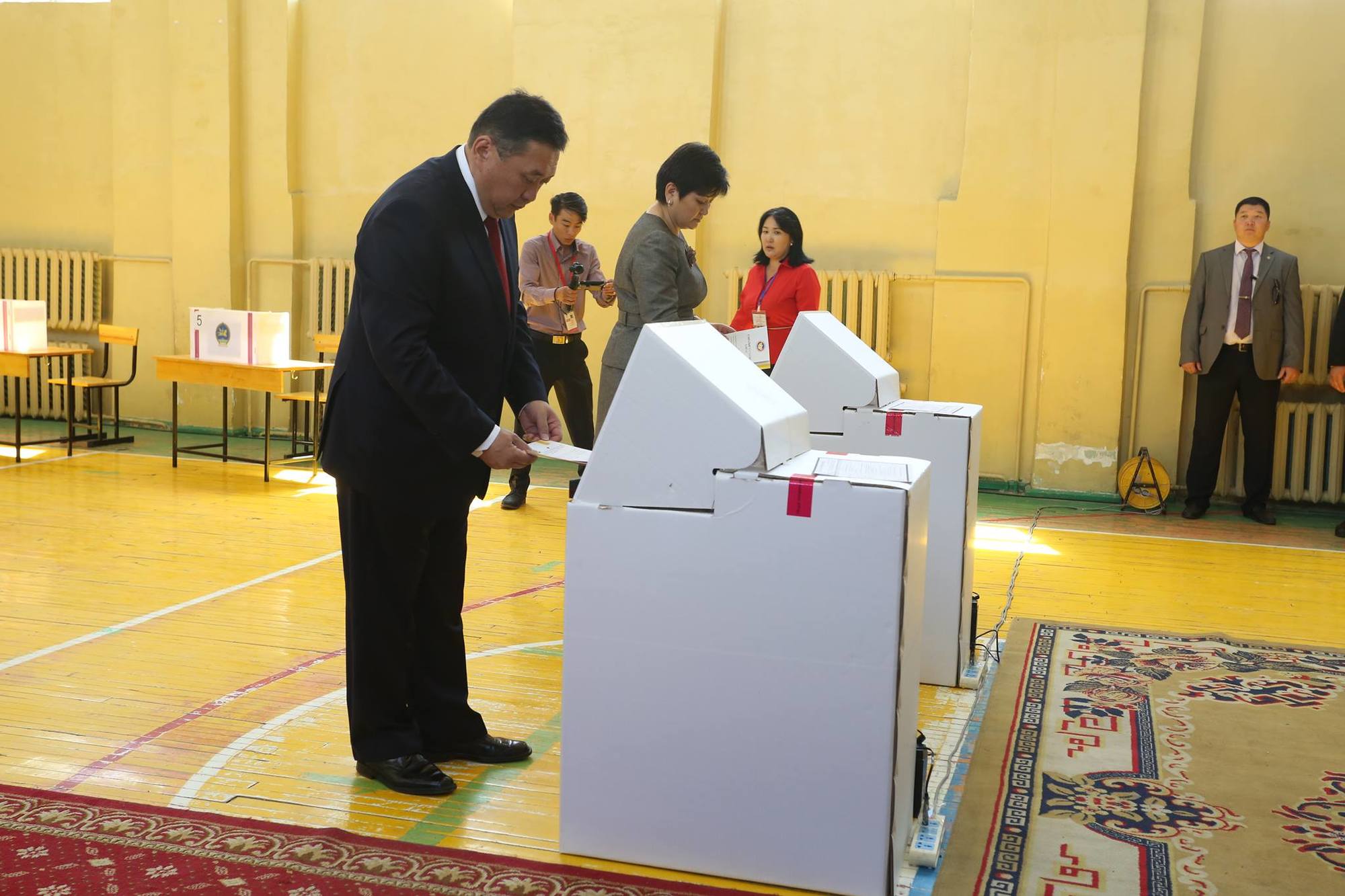 М.Энхболд саналаа өглөө