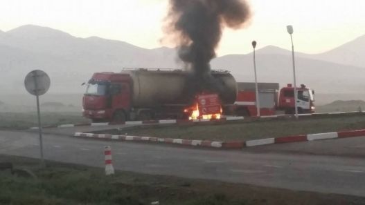 Шатахуун түгээгүүрийн зогсоолд гарсан галыг унтраалаа