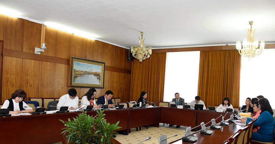 АН-ын бүлэг Багшийн хөгжлийн тухай хуулиас хойш суулаа