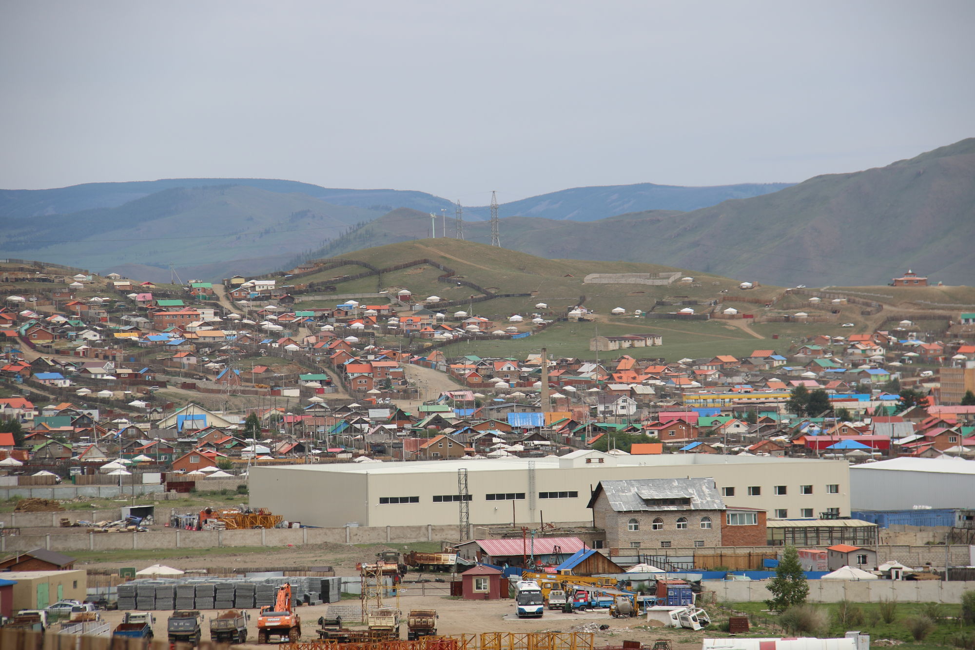 Нийслэлийн гэр хорооллын иргэд 100, орон нутгийн хэрэглэгчид 50 хувийн цахилгааны хөнгөлөлт эдэлнэ