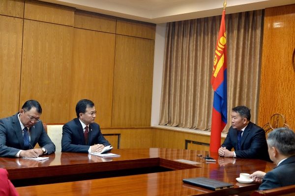 Ерөнхийлөгч “60 тэрбумын” асуудлыг шалгах явцад нухацтай хандахыг анхаарууллаа