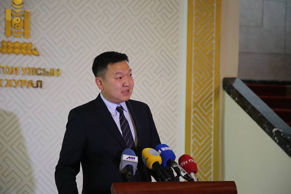 Н.Учрал: АН-аас Багшийн хөгжлийн тухай хуулийн завсарлагаа зогсоохыг шаардаж байна