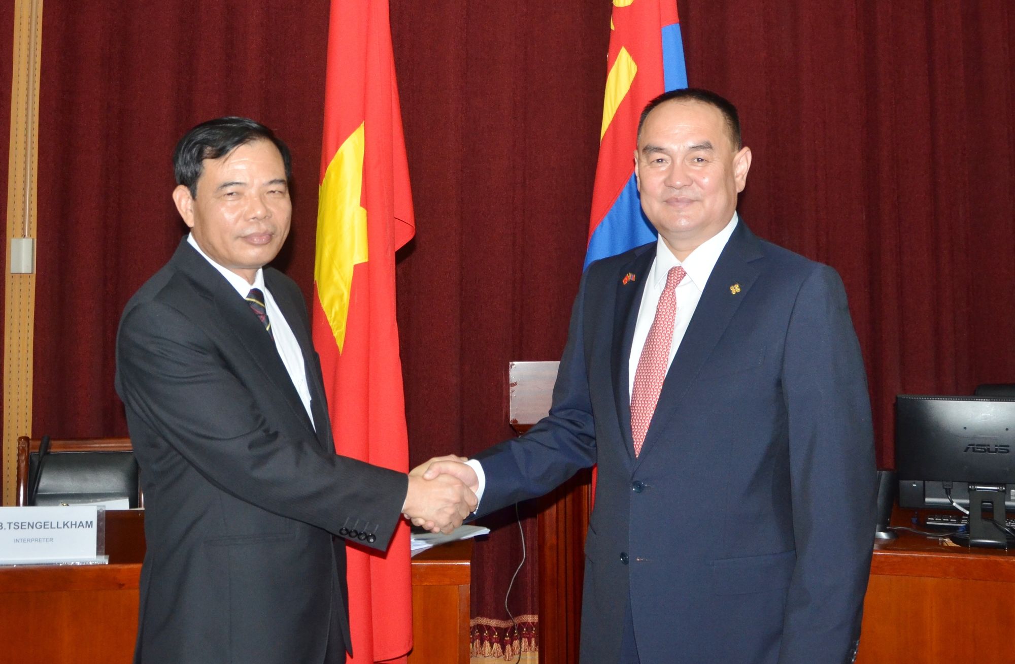 Махны экспортыг нэмэгдүүлэхээр тохиролцов