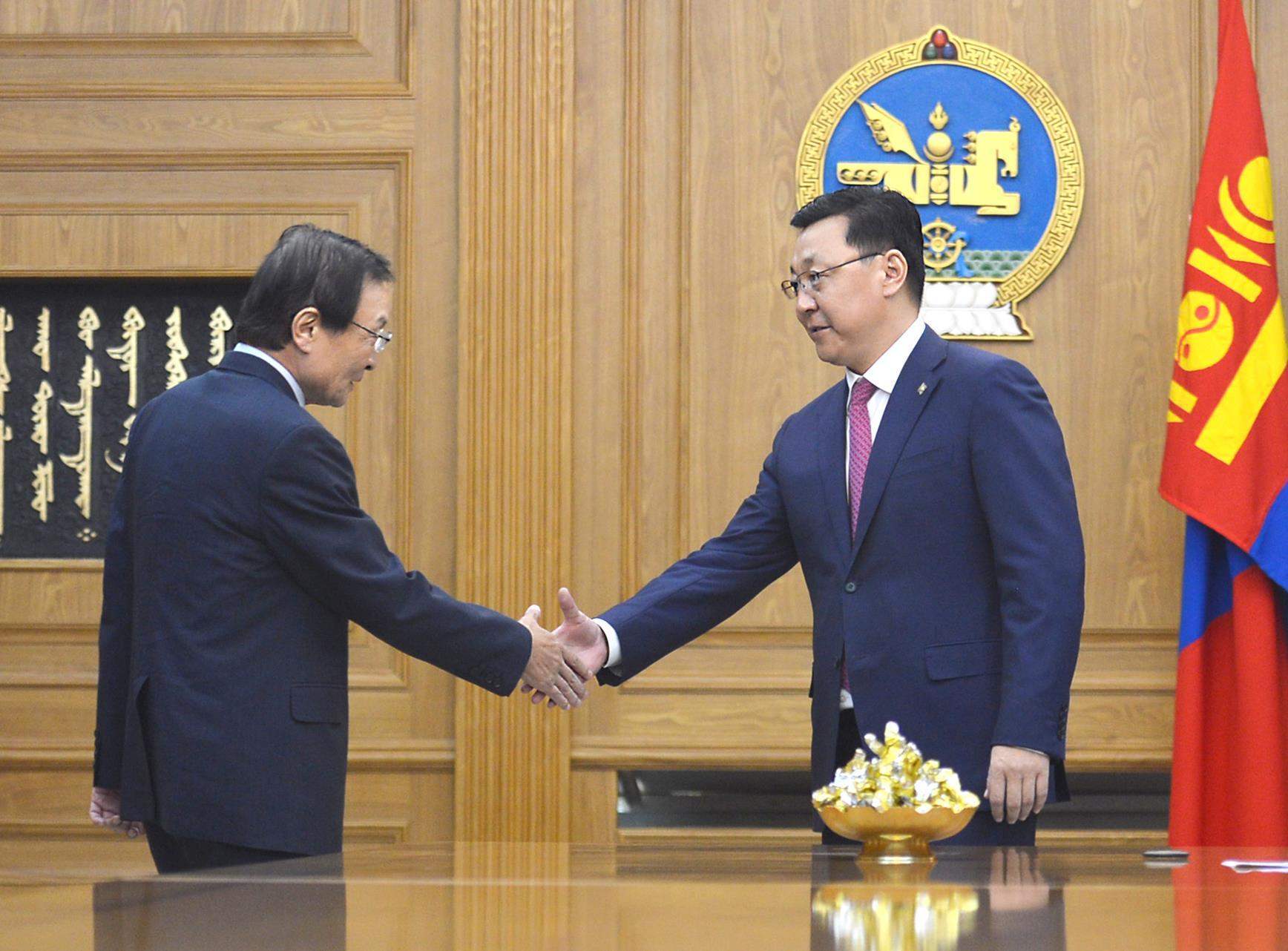 Ерөнхий сайд визний нөхцөлийг хөнгөвчлөх саналаа илэрхийллээ