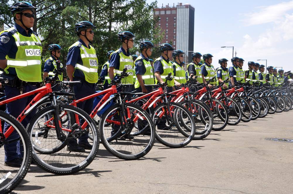 Дугуйт эргүүлийн алба хаагчид халаасны хулгайн гэмт хэргийг илрүүллээ