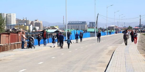 Нарантуул захын арын автозамыг нээлээ