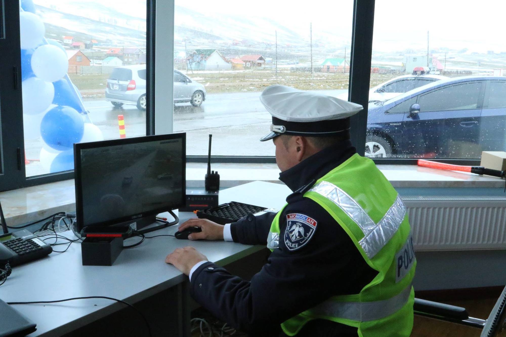 Залуус мансууруулах төрлийн өвс тээвэрлэж явсныг илрүүлэв