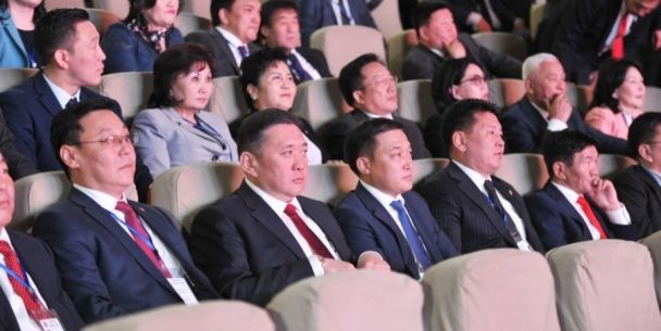 МАН-ын Удирдах зөвлөл хуралдаж байна