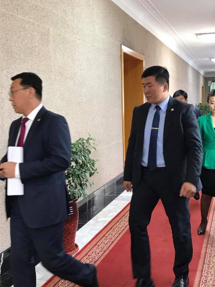 Сэтгүүлч нарыг Төрийн ордоны хоёр давхарт ажлуулахгүй байна