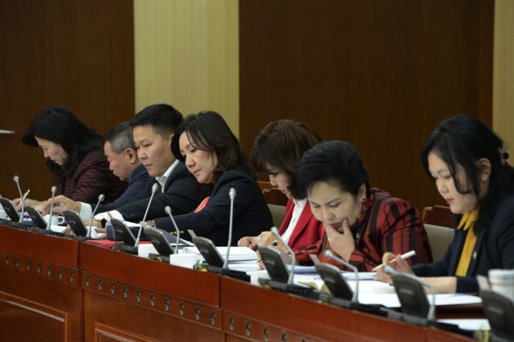 М.Билэгт: Донорын хуулинд аюултай заалт орсон