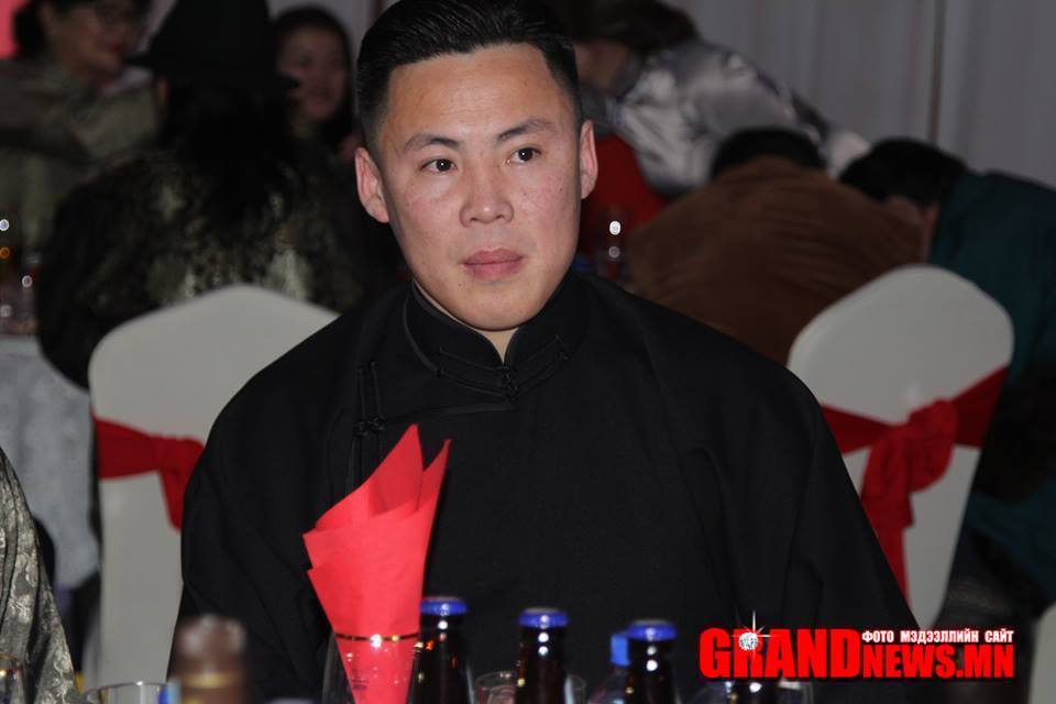 Ж.Алтаншагай,  дүрээ түр март даа!