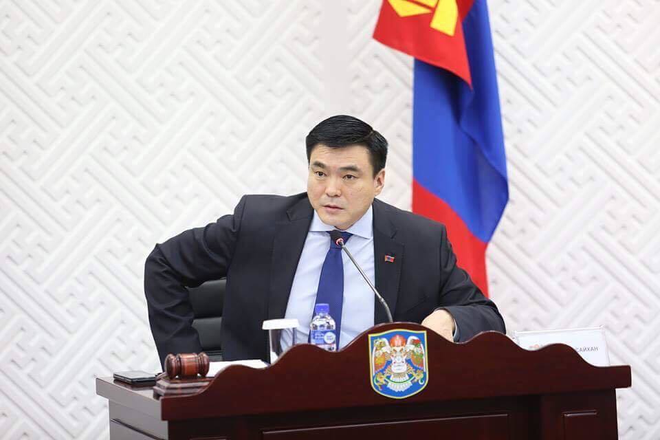 С.Амарсайхан хэний дургүйг хүргэсэн бэ