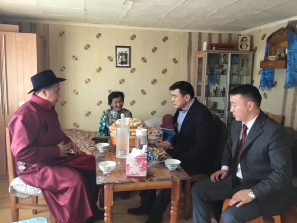 Налайх дүүргийн ахмадуудад хүндэтгэл үзүүлэв