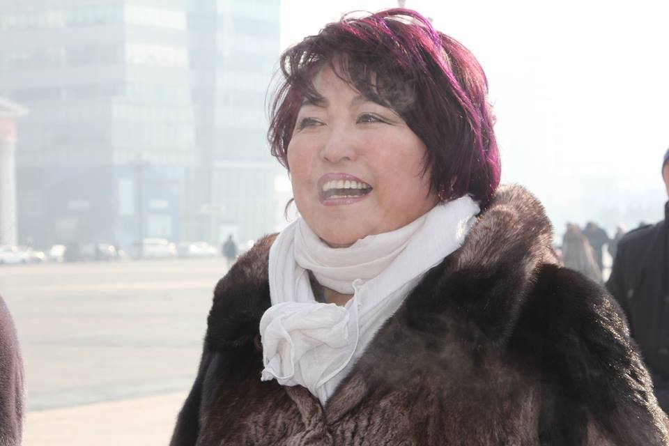 Ягаан үстнүүд