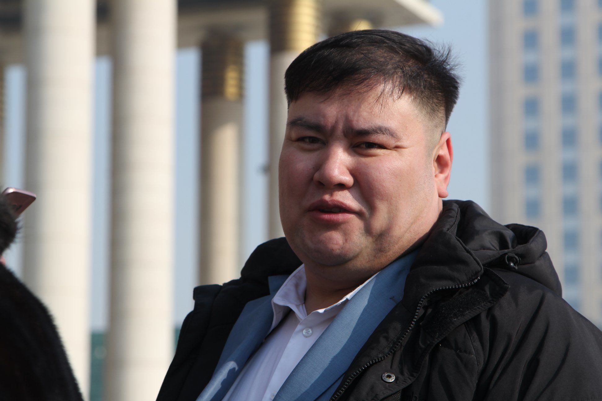  ”Ихэр” жүжигчин