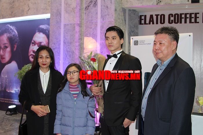 Монгол жүжигчдийн тоглосон “Хар бороо” кино нээлтээ хийлээ