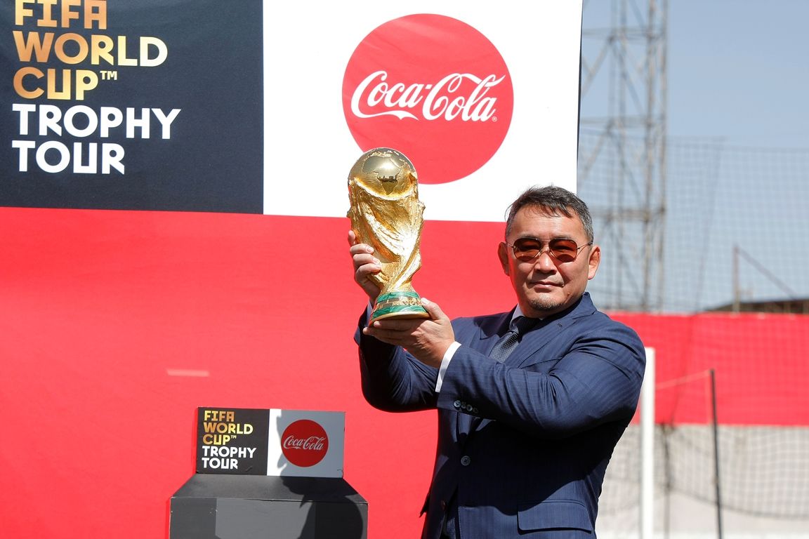 Ерөнхийлөгч ДАШТ-ий ”Алтан цом”-ыг өргөлөө