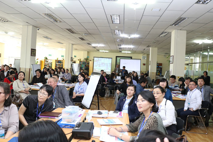 Багш нарыг ахисан түвшний сургалтад хамруулж эхэллээ