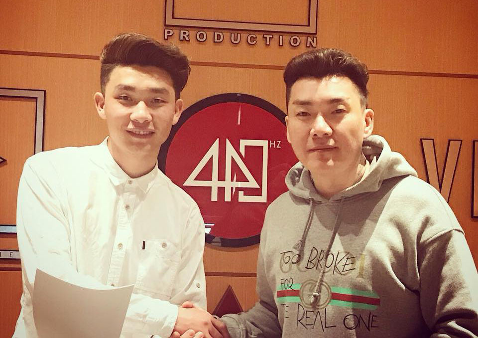 Э.Ганбилэг, С.Идэрмаа нар “B production”-тай гэрээ байгууллаа