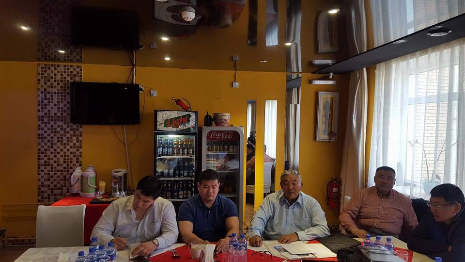 Бөхчүүд хуралдаж, ээлжит бус ”Их Эе” зарлахаар тогтлоо