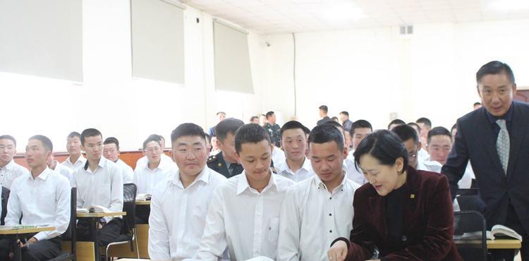 ”Оюутан-цэрэг” хөтөлбөрийн явцтай танилцлаа