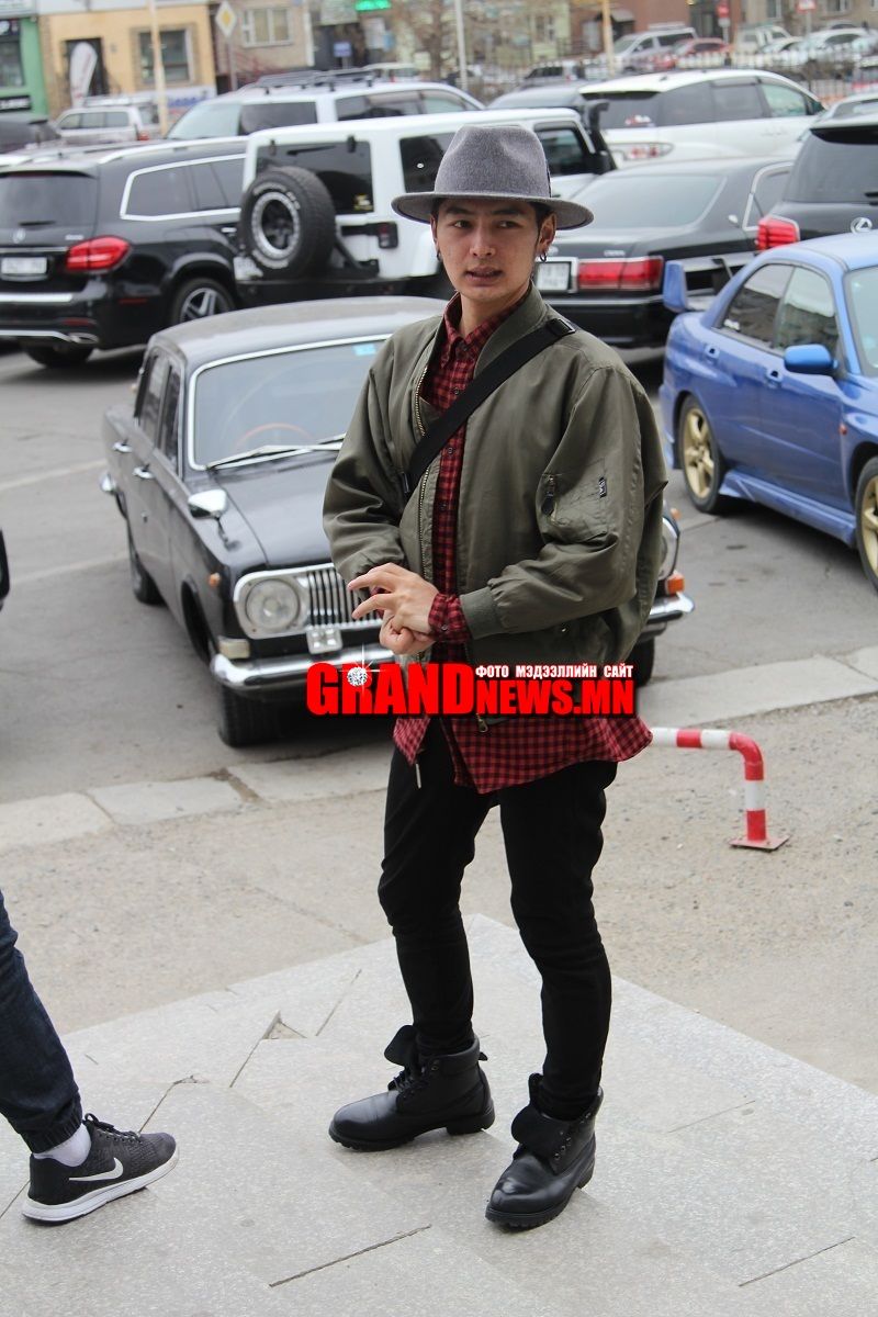 Саваагүй сармагчинг хараач