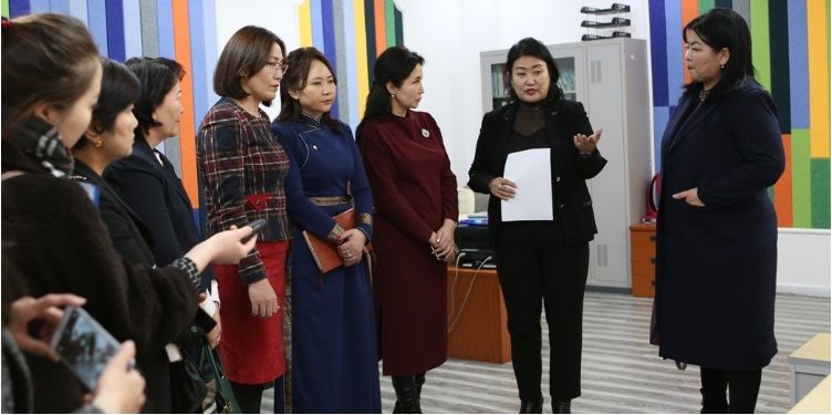 НИТХ-ын эмэгтэй төлөөлөгчид хүчирхийлэлтэй тэмцэнэ