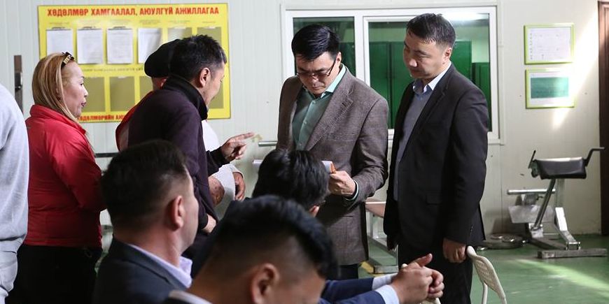 Нийтийн тээвэрт автобус нэвтрүүлэх боломжийг судална