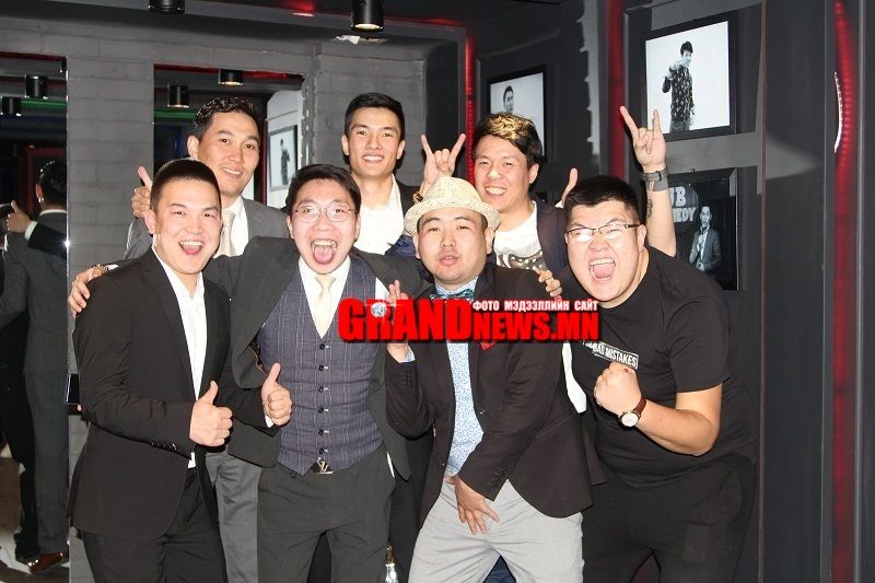 Шинэ үеийн элэглэгчид