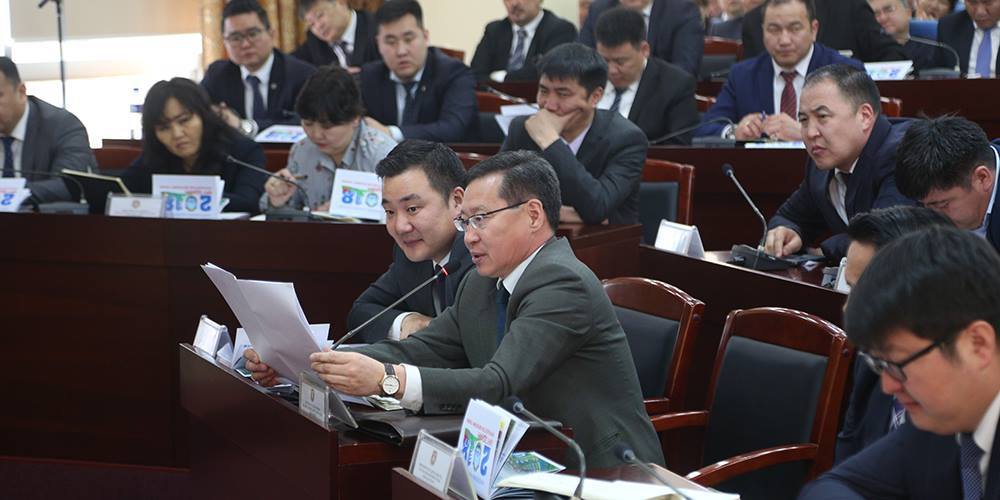 Орон сууцны хороолол доторх авто замыг чөлөөлөх чиглэл өгчээ