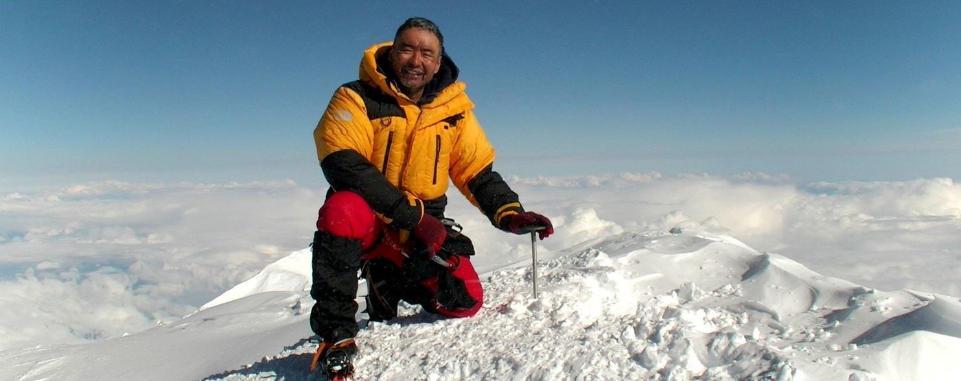 Монголын 7 дахь уулчин Эверестийг эзэллээ