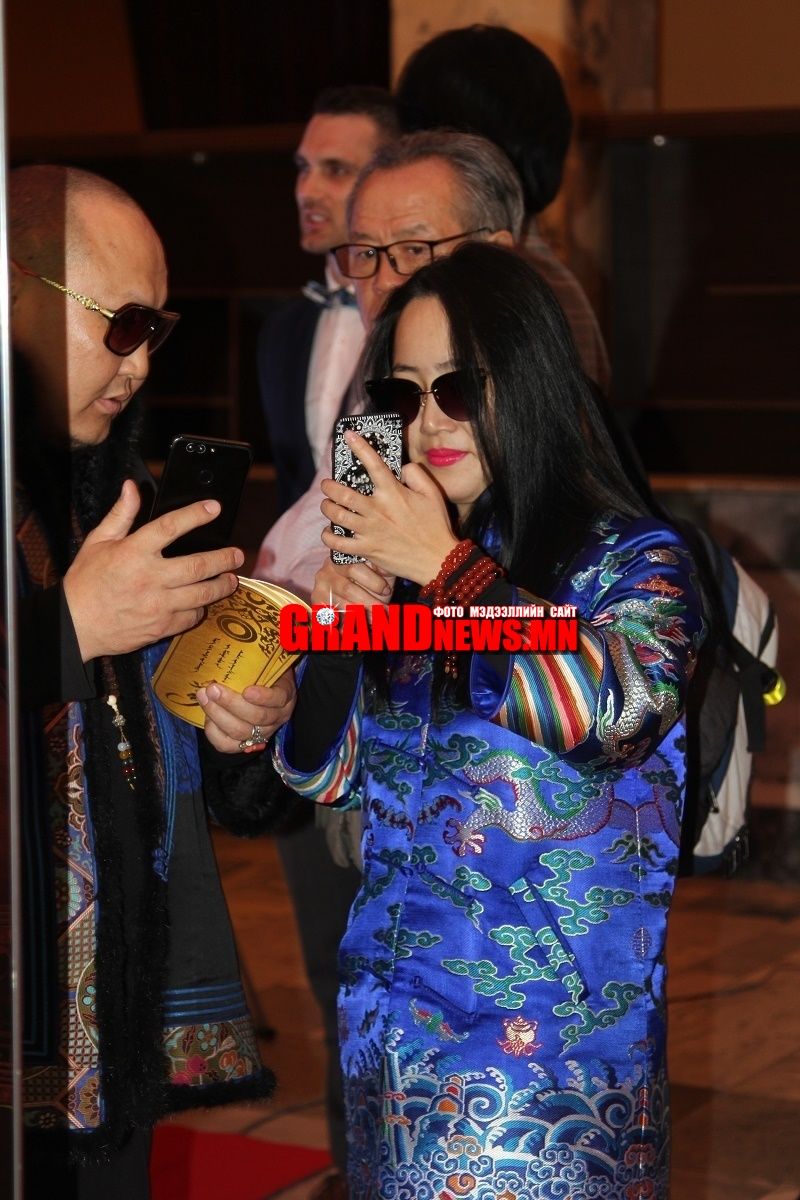 Т.Дэлгэрмөрөн Алтангадас одон хүртжээ