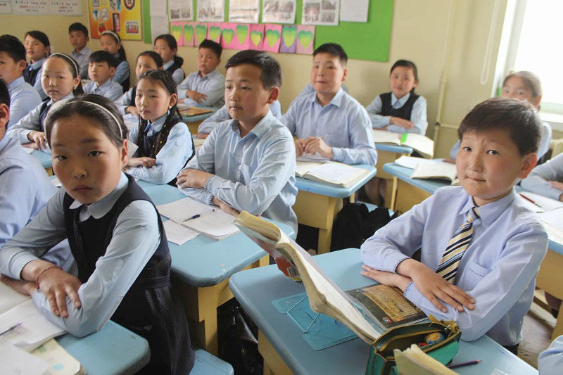 Дотуур байранд хичээллэдэг БАГА АНГИЙНХАН