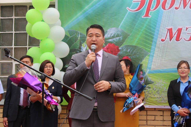 Хүүхдэд ээлтэй эрүүл, аюулгүй орчин бий болгоно