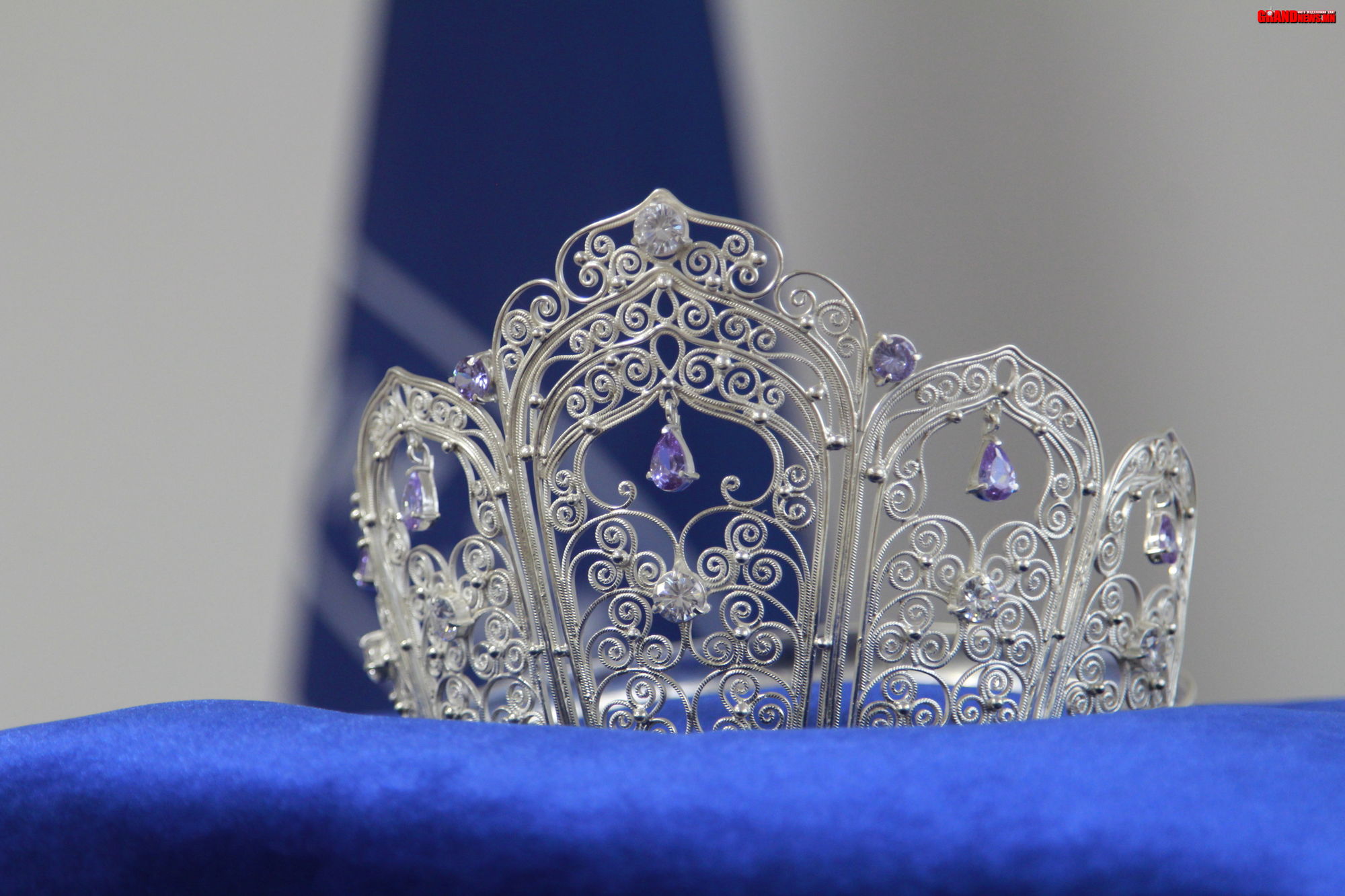 “Монголын сайхан бүсгүй”-н ялагч 999 сорьцтой мөнгөн титэм зүүнэ