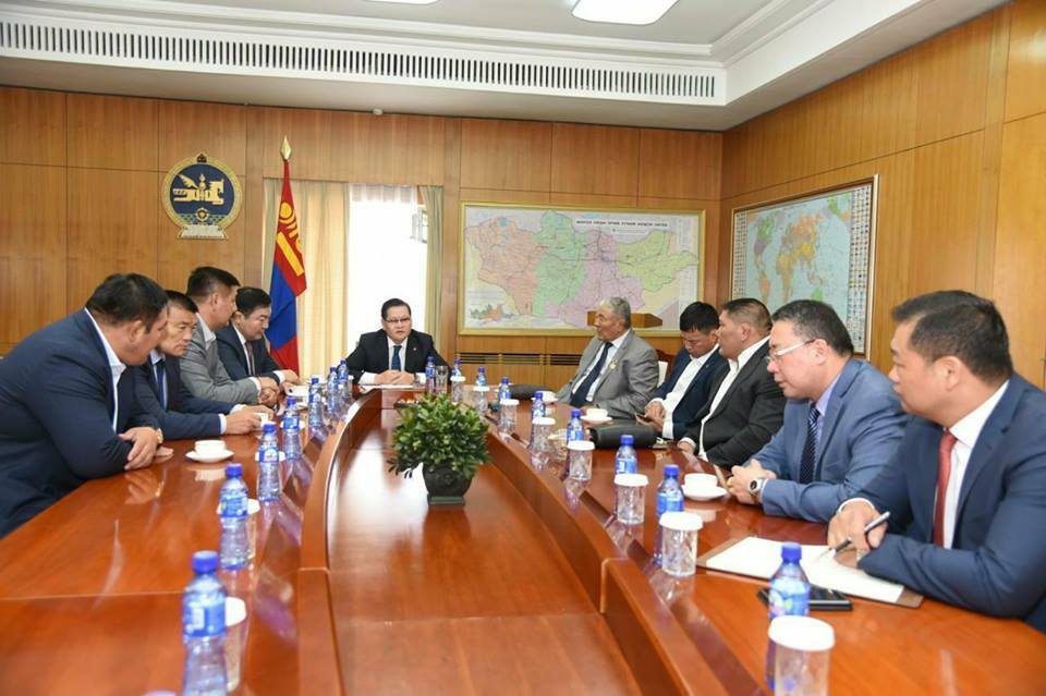 Бөхийн холбооны маргаан баяр, наадамд нөлөөлөх вий!