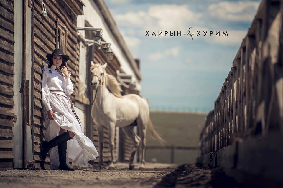 “Хайрын хурим”-ын зэрлэг сарнайнууд