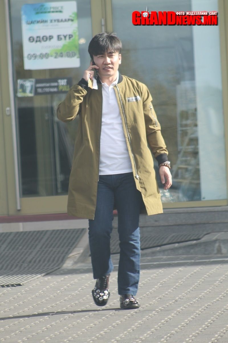 Prada жийсэн Хаянаагийн зун