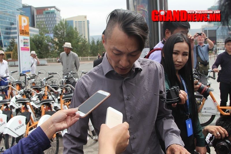 1000 төгрөгөөр цаг дугуй унаарай