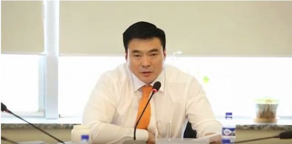 Бидний амьсгалах агаар нэг, зовлон нэг