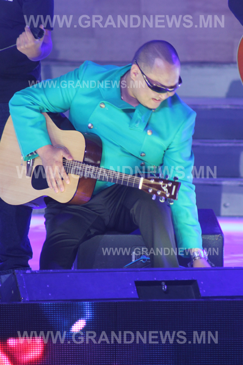 Монголын анхны “boy band”-уудын тэсрэлт 